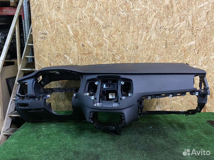 Панель приборов торпеда Volvo XC90 2015+