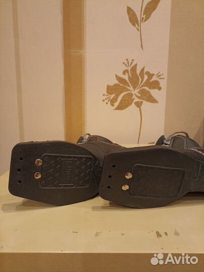 Лыжные ботинки