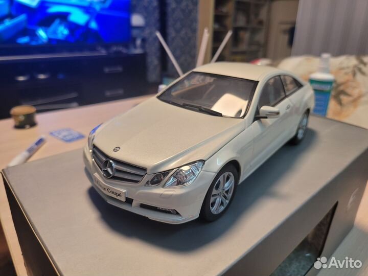 1:18 Mercedes-Benz E500 1/18