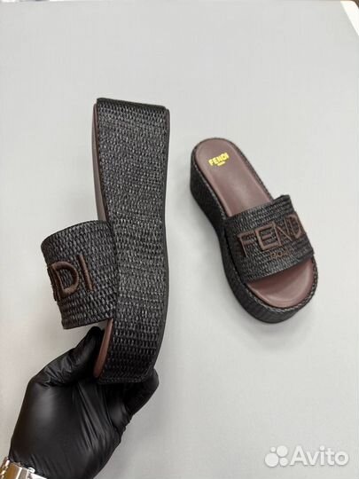 Fendi шлепки