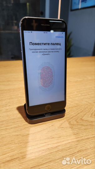 iPhone 8, 64 ГБ