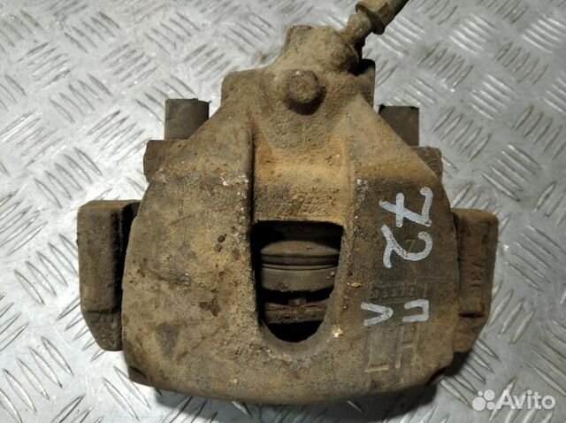 Суппорт передний левый Mazda 3 BK бк