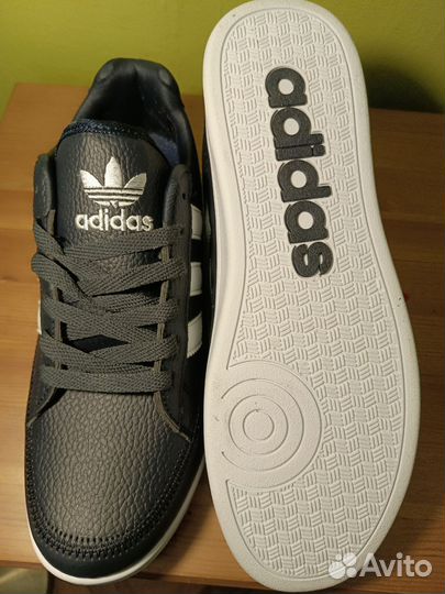 Кроссовки adidas