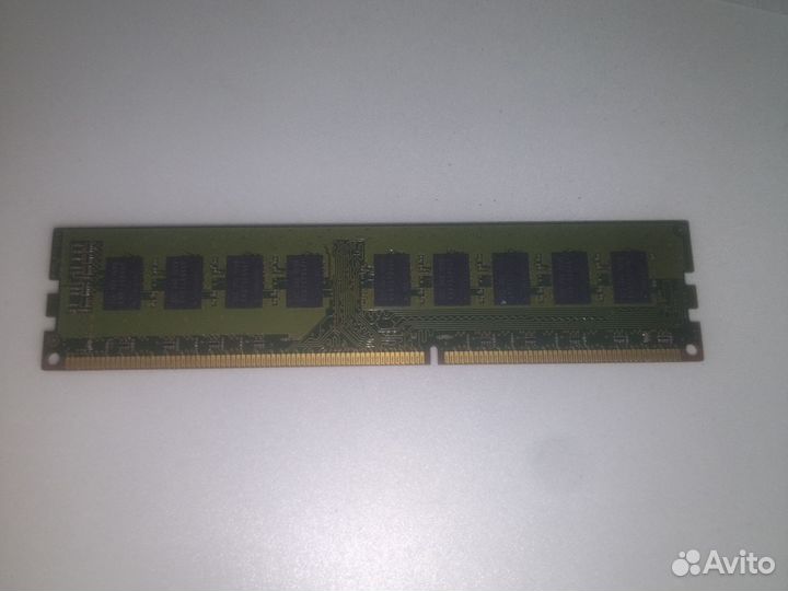 Оперативная память 2 Гб DDR3 Samsung