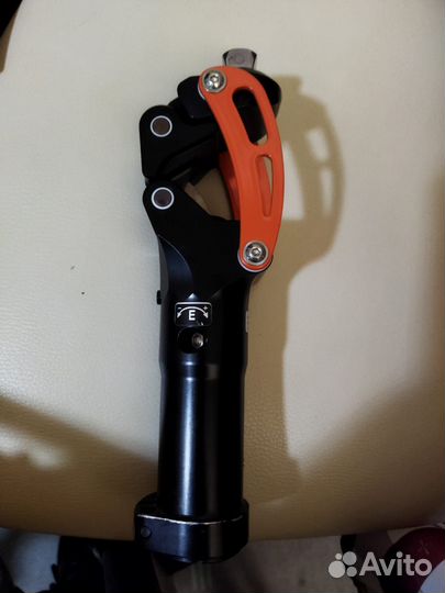 Коленный модуль протеза