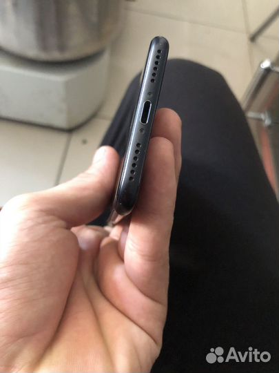 Телефон iPhone 7