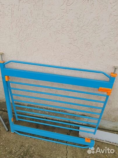 Ворота безопасности на лестницу