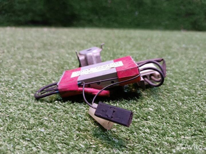 Усилитель антенны Toyota Land Cruiser Prado J150