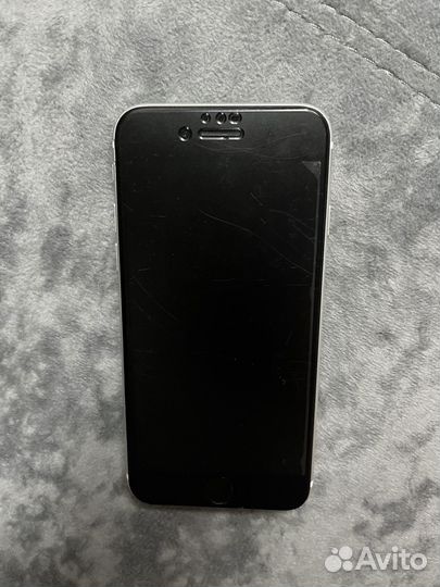 Телефон iPhone se 2020