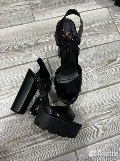 Боножки на каблуке