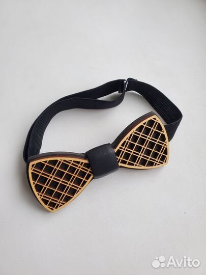 Галстук бабочка деревянная