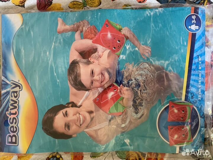 Плот для бассейна, мяч, нарукавники