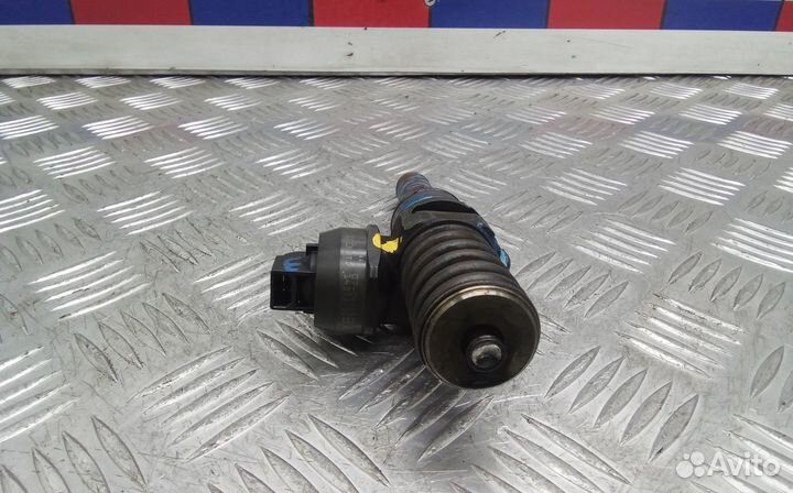 Форсунка дизельная volkswagen passat B6 2005-2007