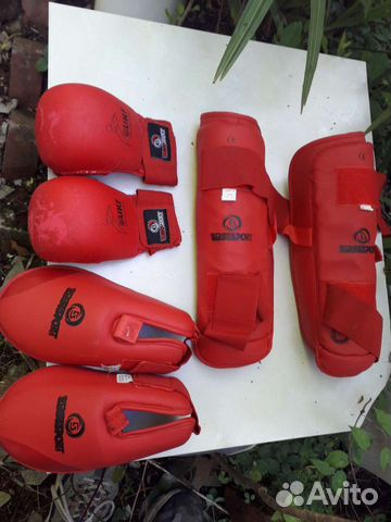 Кимоно для каратэ детское с защитой и перчатками