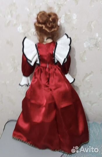 Кукла фарфоровая большая
