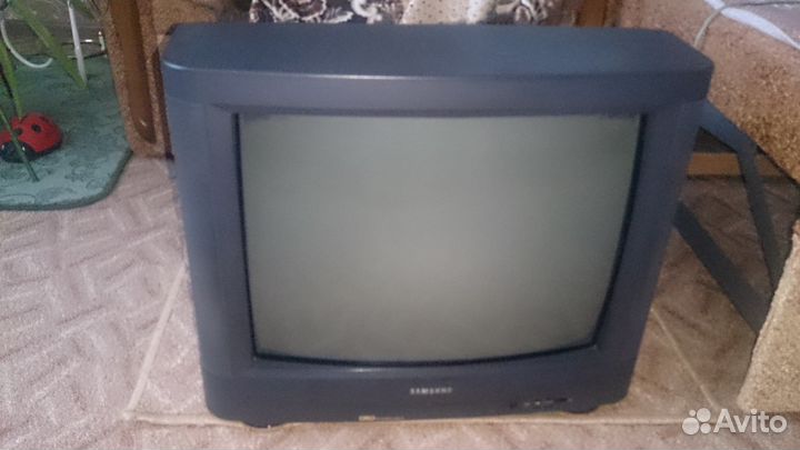 Телевизор samsung