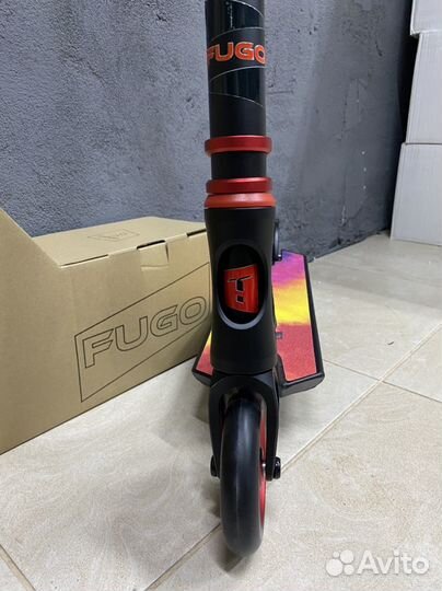 Трюковой самокат Tech Team Fugo красный