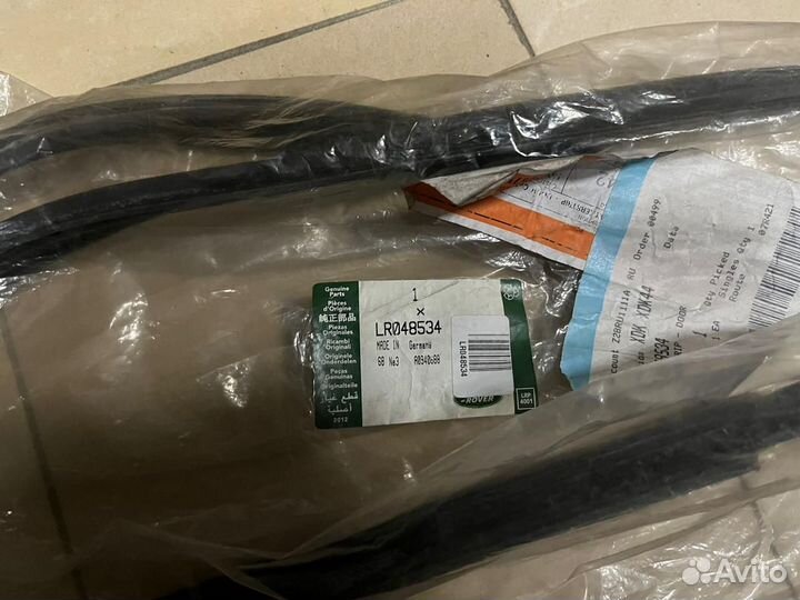 Уплотнитель двери Land Rover