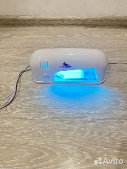 Лампа для ногтей