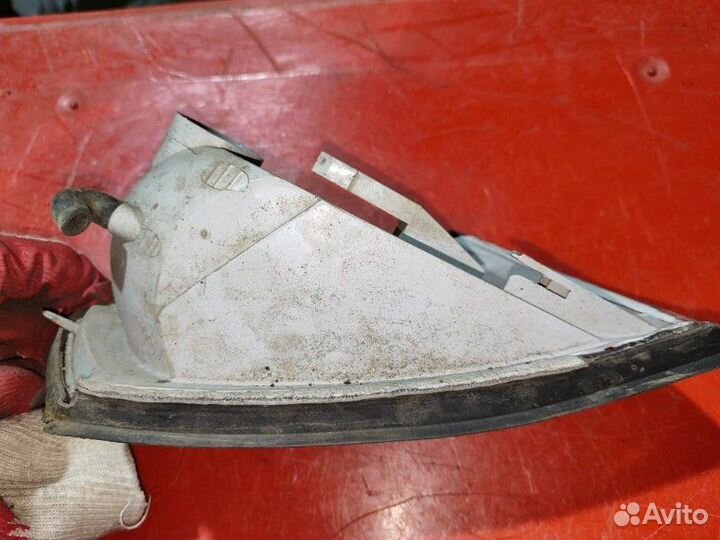 Поворотник передний левый Opel Vectra B седан