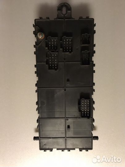 Блок предохранителей 001 543 20 15 Мерседес Атего
