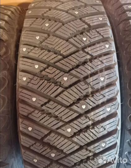 Goodyear UltraGrip Ice Arctic SUV 225/65 R17 102T