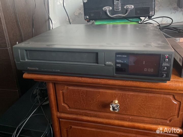 Видеомагнитофон panasonic nv-l220ee