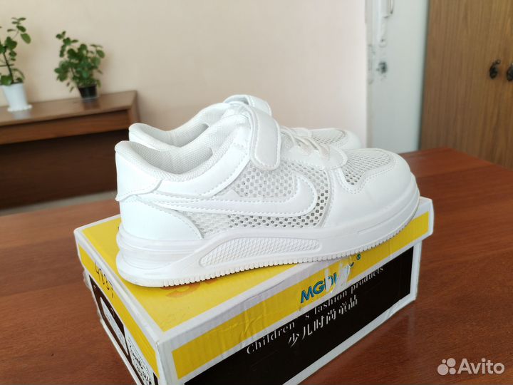 Кроссовки кеды