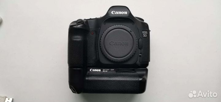 Зеркальный фотоаппарат Canon eos 5D