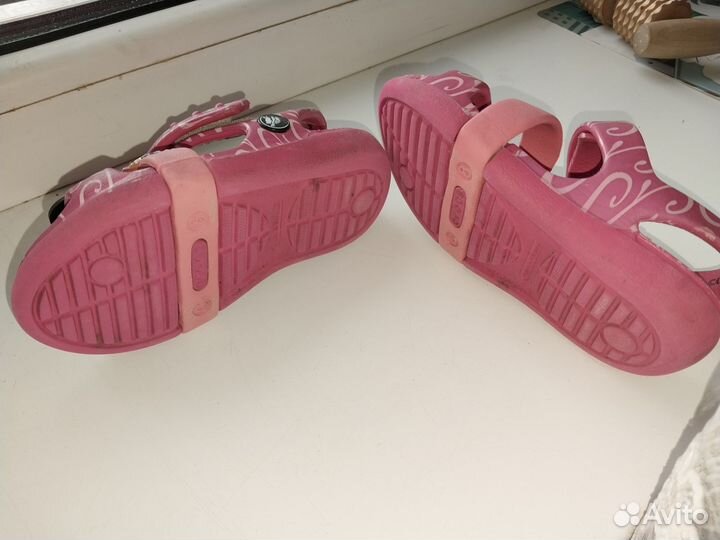 Сандалии crocs С8