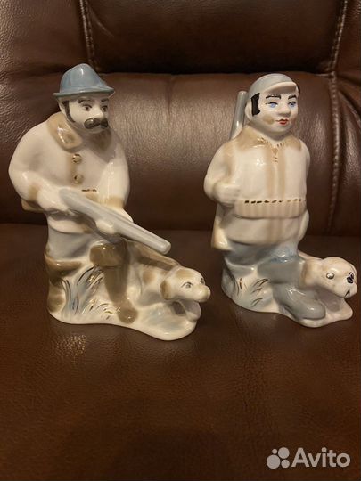 Фарфоровые статуэтки Охотники с собаками