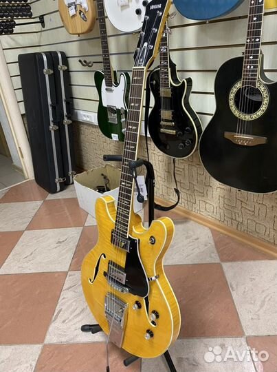 Полуакустическая электрогитара Yamaha SA50