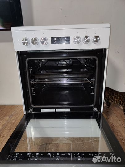 Электрическая плита Beko FSM67320GWS, стеклокерами