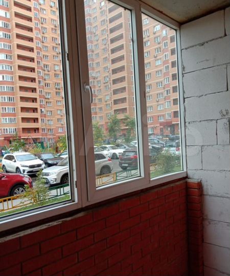 2-к. квартира, 70 м², 1/17 эт.