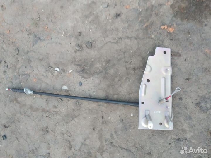 Трос ручника оригинальный Nissan NP300