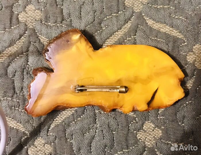 Брошь и подвески янтарь