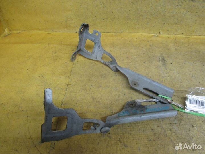 Петля капота Honda Fit hybrid GP5