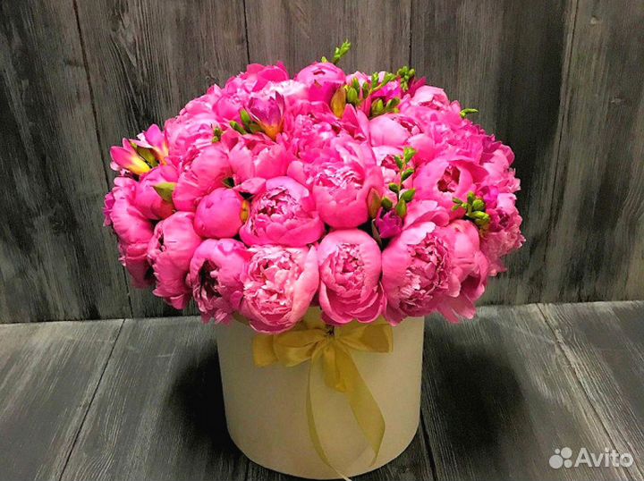 Букет из 61 пиона