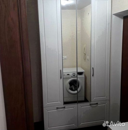 Шкаф распашной в комнату с зеркалом минимальные ср