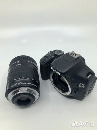 Зеркальный фотоаппарат Canon EOS 600 D