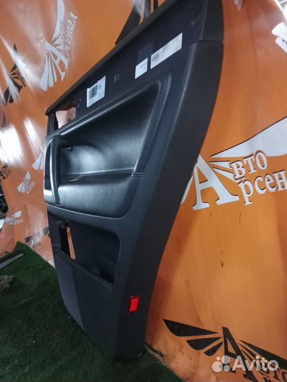 Обшивка боковой двери задняя правая Volkswagen