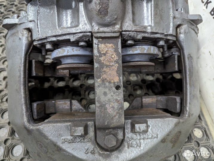 7421487684 Суппорт передний левый