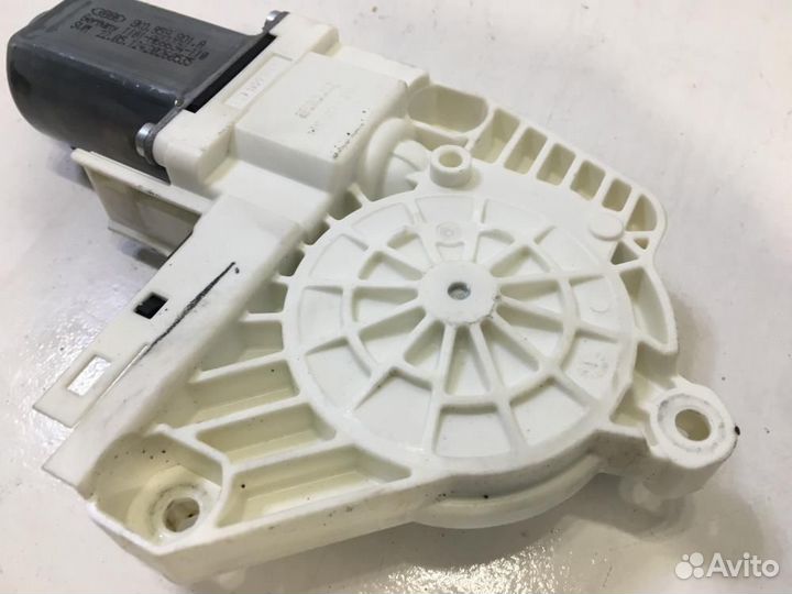 Моторчик стеклоподъемника Audi A5 8T 8TA