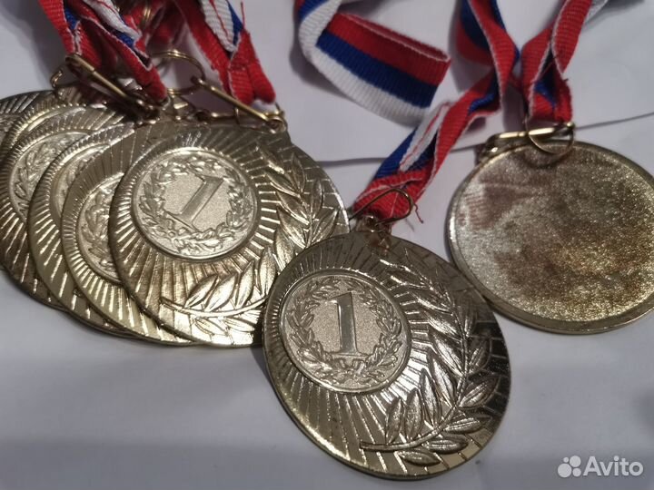 Медали сувенирные 189 шт. новые