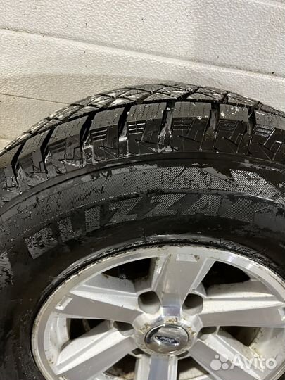 Bridgestone Blizzak DM-V2 265/70 R15