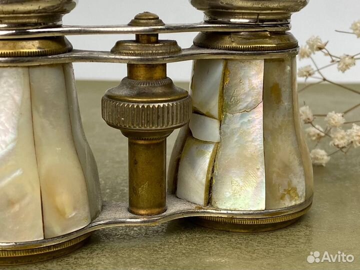 Бинокль театральный антикварный Chevalier Paris