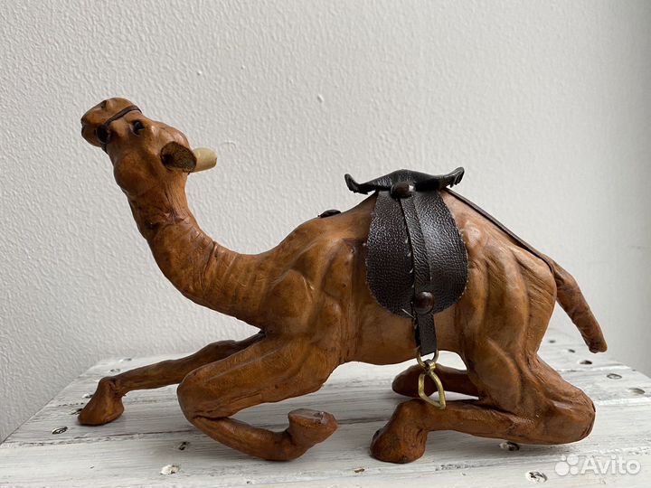 Фигурка верблюда