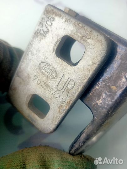 Петля двери задняя правая Land Rover Range Rover