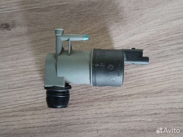 Насос омывателя Renault Logan