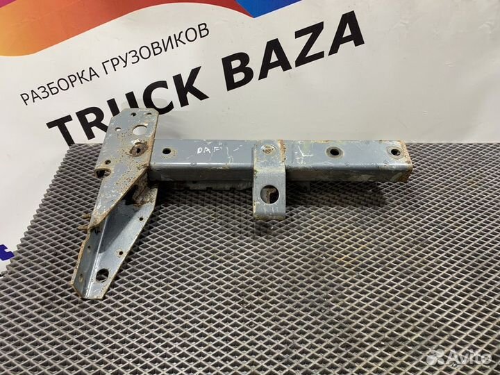 1686540 Кронштейн переднего крыла Daf CF